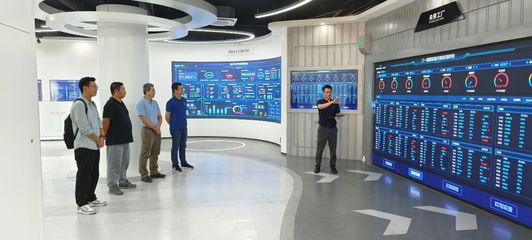 探索產(chǎn)教融合新路徑，信商學(xué)院赴樹根互聯(lián)調(diào)研工業(yè)互聯(lián)網(wǎng)技術(shù)專業(yè)建設(shè)